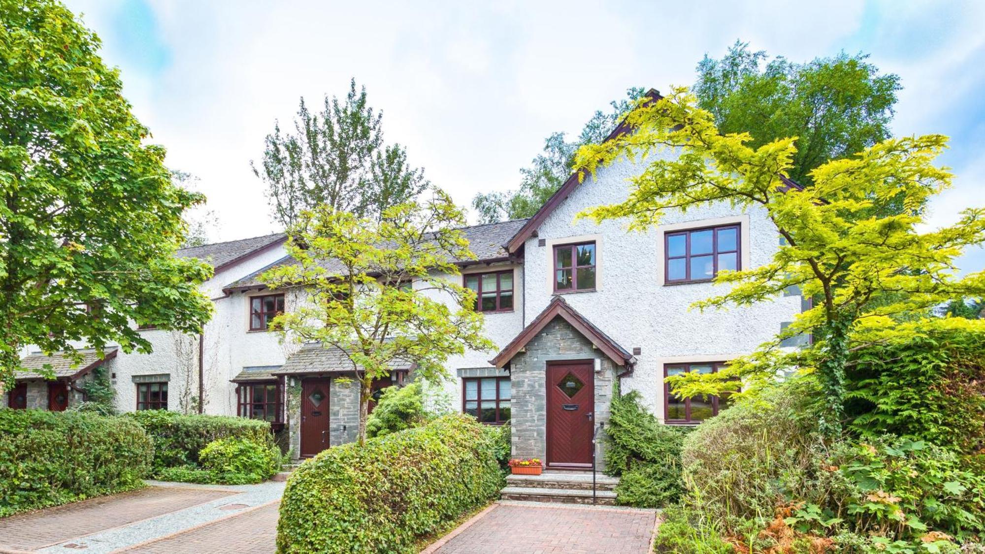 2 Bedroom Lake District Cottage At Windermere Marina Village Bowness-on-Windermere Esterno foto