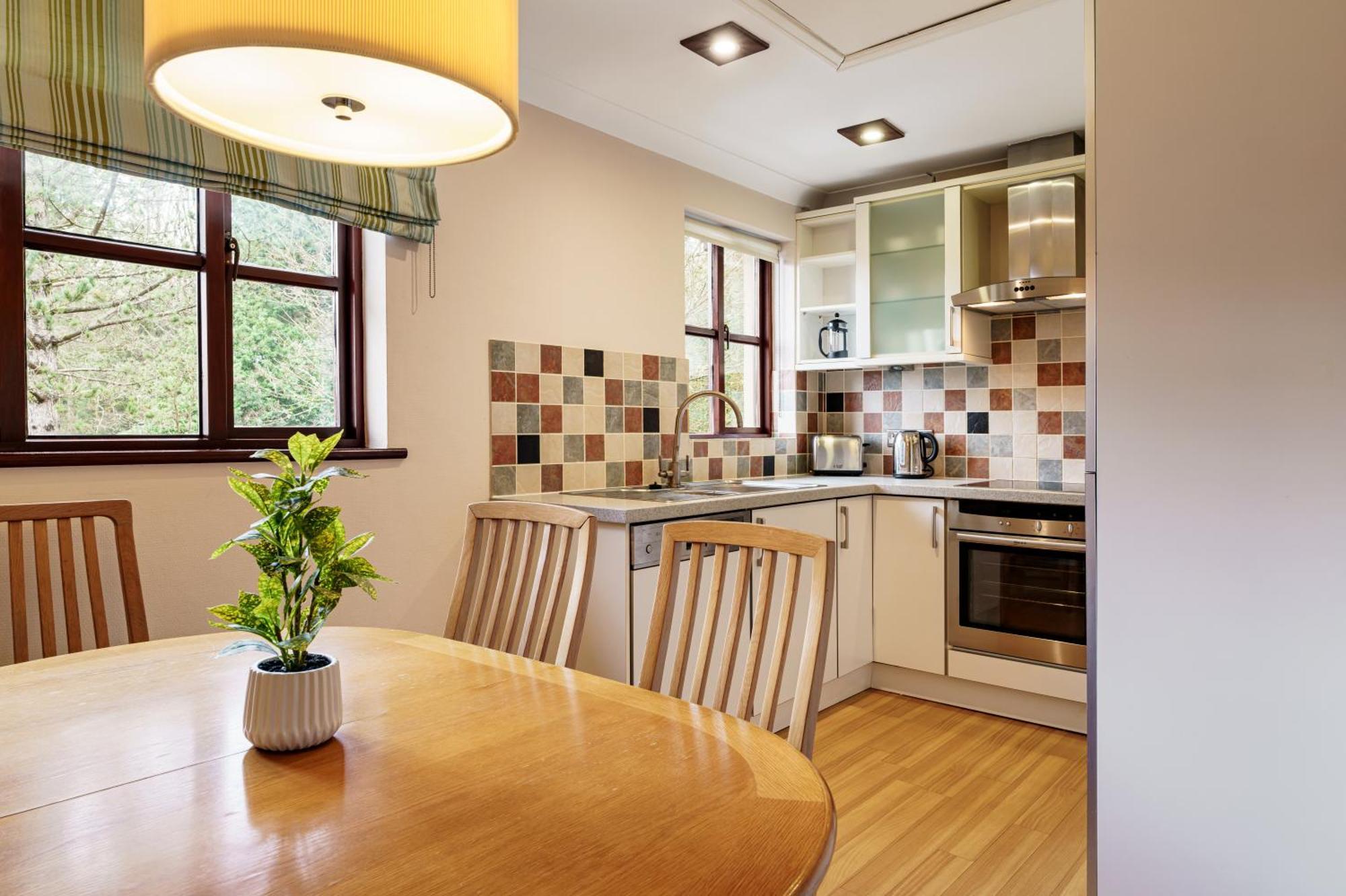 2 Bedroom Lake District Cottage At Windermere Marina Village Bowness-on-Windermere Esterno foto