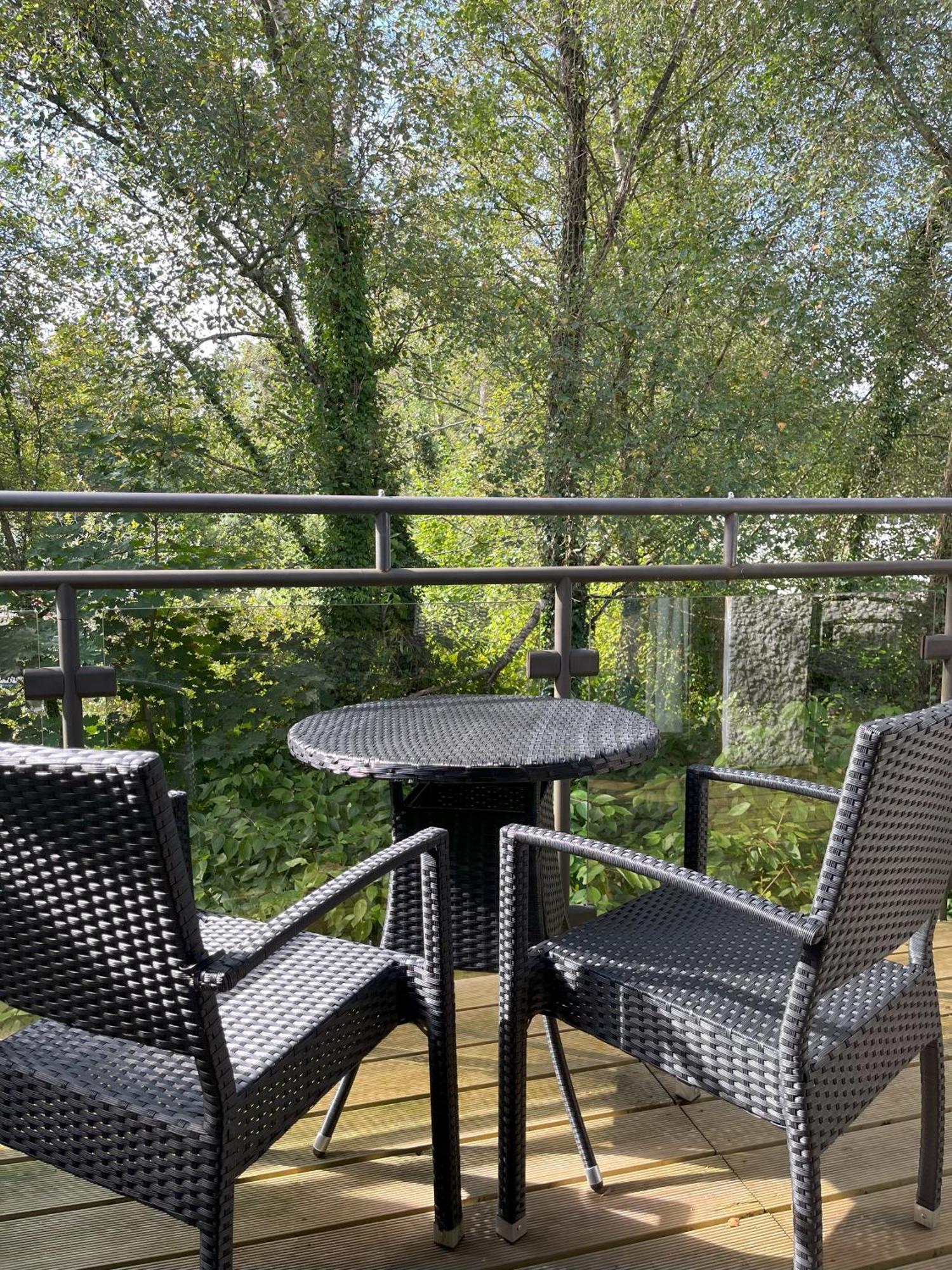 2 Bedroom Lake District Cottage At Windermere Marina Village Bowness-on-Windermere Esterno foto